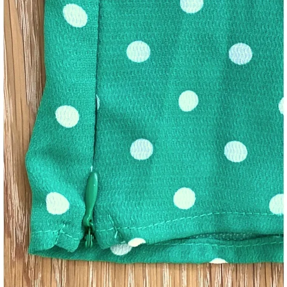 Re:Named Polka Dot Strap Tank Top, green/white. Size Medium - Picture 5 of 6